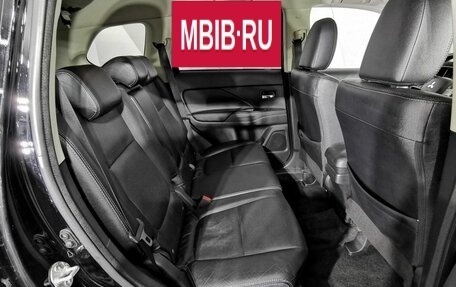 Mitsubishi Outlander III рестайлинг 3, 2018 год, 1 725 000 рублей, 17 фотография