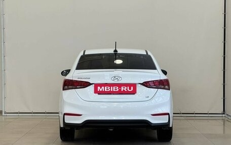 Hyundai Solaris II рестайлинг, 2018 год, 1 327 000 рублей, 8 фотография