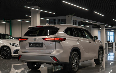 Toyota Highlander, 2025 год, 6 100 000 рублей, 5 фотография