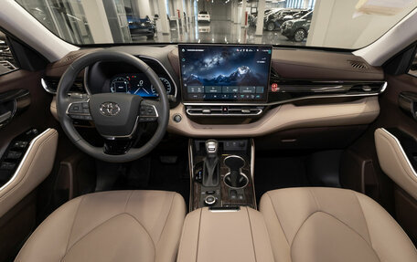 Toyota Highlander, 2025 год, 6 100 000 рублей, 8 фотография