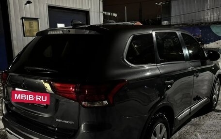 Mitsubishi Outlander III рестайлинг 3, 2020 год, 2 288 673 рублей, 10 фотография