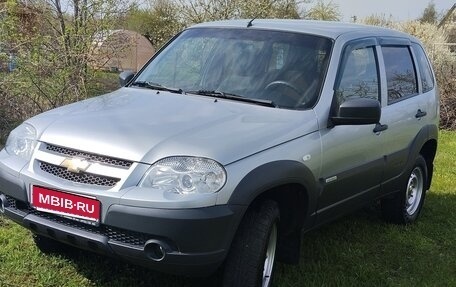 Chevrolet Niva I рестайлинг, 2016 год, 750 000 рублей, 1 фотография