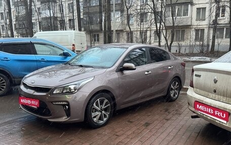KIA Rio IV, 2018 год, 1 570 000 рублей, 2 фотография