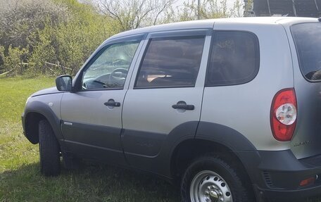 Chevrolet Niva I рестайлинг, 2016 год, 750 000 рублей, 3 фотография