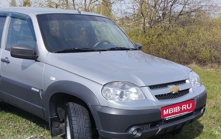 Chevrolet Niva I рестайлинг, 2016 год, 750 000 рублей, 2 фотография
