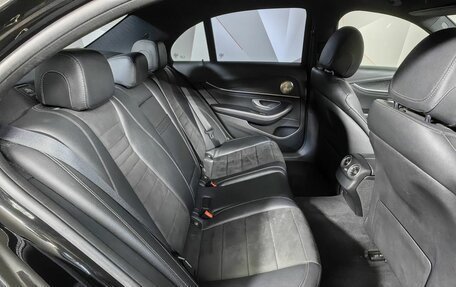 Mercedes-Benz E-Класс, 2019 год, 3 095 000 рублей, 14 фотография