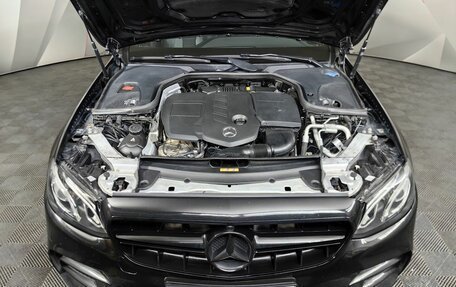 Mercedes-Benz E-Класс, 2019 год, 3 095 000 рублей, 9 фотография