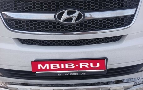 Hyundai H-1 II рестайлинг, 2017 год, 1 750 000 рублей, 7 фотография