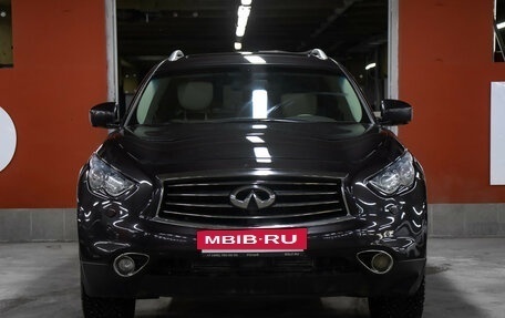 Infiniti QX70, 2015 год, 1 998 000 рублей, 2 фотография