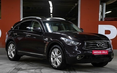 Infiniti QX70, 2015 год, 1 998 000 рублей, 3 фотография