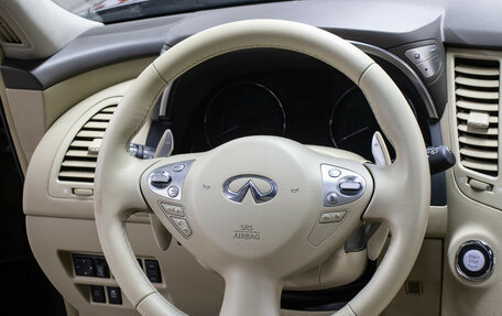 Infiniti QX70, 2015 год, 1 998 000 рублей, 17 фотография