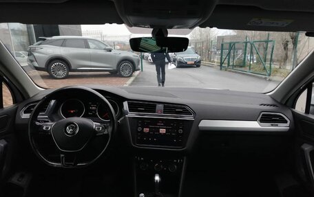 Volkswagen Tiguan II, 2018 год, 2 115 000 рублей, 15 фотография