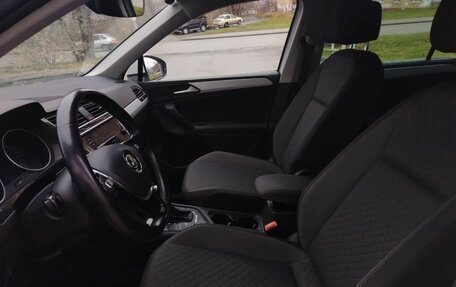 Volkswagen Tiguan II, 2018 год, 2 115 000 рублей, 14 фотография