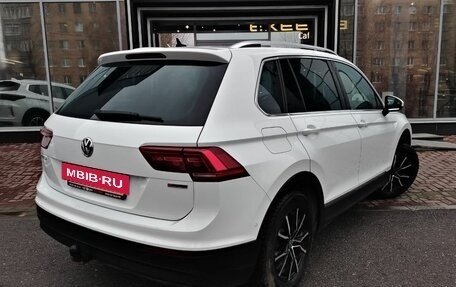 Volkswagen Tiguan II, 2018 год, 2 115 000 рублей, 2 фотография