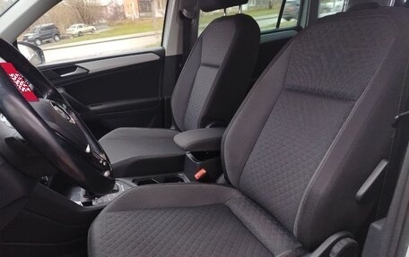 Volkswagen Tiguan II, 2018 год, 2 115 000 рублей, 12 фотография