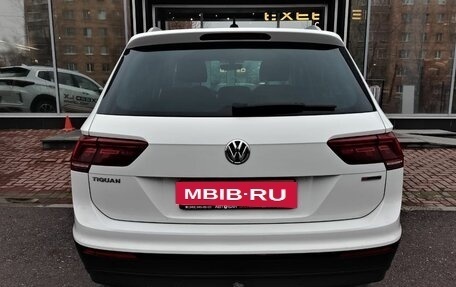 Volkswagen Tiguan II, 2018 год, 2 115 000 рублей, 9 фотография
