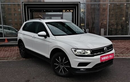 Volkswagen Tiguan II, 2018 год, 2 115 000 рублей, 3 фотография