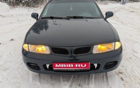 Mitsubishi Carisma I, 1996 год, 300 000 рублей, 1 фотография