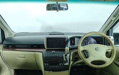 Nissan Elgrand III, 2005 год, 897 000 рублей, 9 фотография