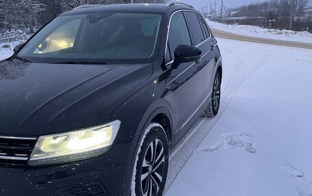 Volkswagen Tiguan II, 2019 год, 2 690 000 рублей, 6 фотография