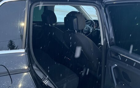 Volkswagen Tiguan II, 2019 год, 2 690 000 рублей, 11 фотография