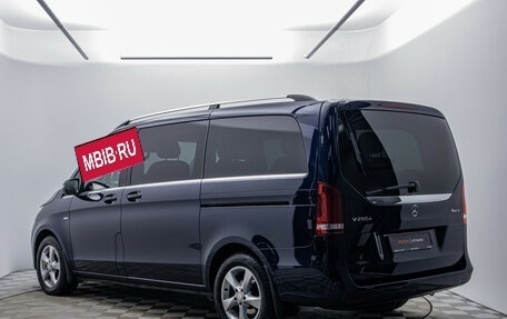 Mercedes-Benz V-Класс, 2016 год, 4 790 000 рублей, 4 фотография