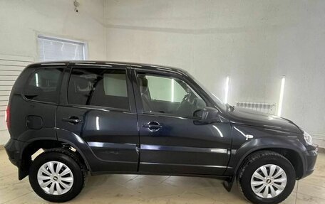 Chevrolet Niva I рестайлинг, 2018 год, 877 000 рублей, 4 фотография