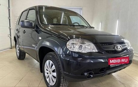 Chevrolet Niva I рестайлинг, 2018 год, 877 000 рублей, 3 фотография