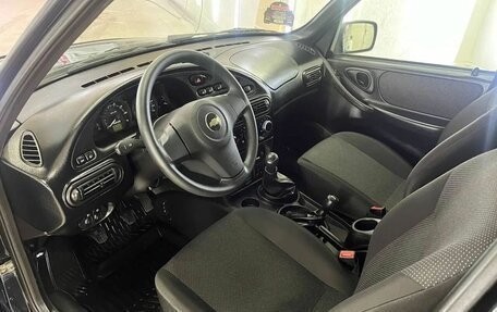 Chevrolet Niva I рестайлинг, 2018 год, 877 000 рублей, 11 фотография