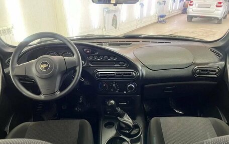 Chevrolet Niva I рестайлинг, 2018 год, 877 000 рублей, 13 фотография