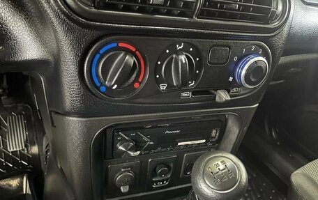 Chevrolet Niva I рестайлинг, 2018 год, 877 000 рублей, 32 фотография