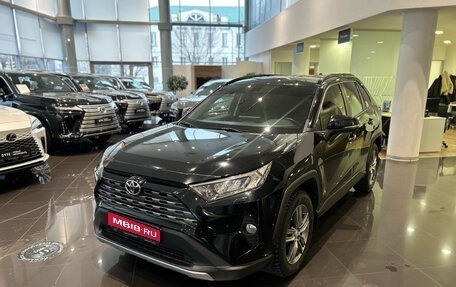Toyota RAV4, 2021 год, 3 599 000 рублей, 1 фотография