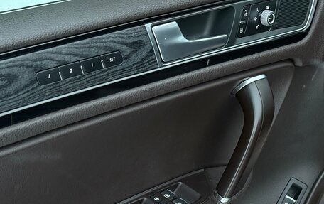 Volkswagen Touareg III, 2016 год, 3 650 000 рублей, 26 фотография