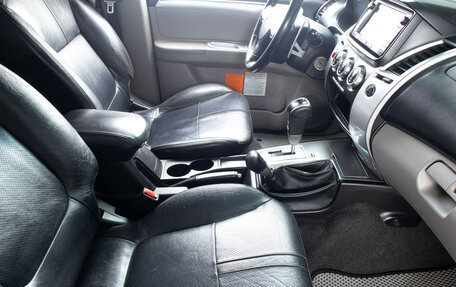 Mitsubishi Pajero Sport II рестайлинг, 2013 год, 2 099 000 рублей, 17 фотография