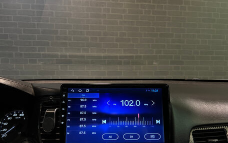 Mitsubishi Outlander III рестайлинг 3, 2016 год, 1 580 000 рублей, 11 фотография