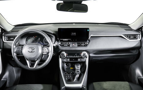 Toyota RAV4, 2024 год, 3 990 000 рублей, 13 фотография