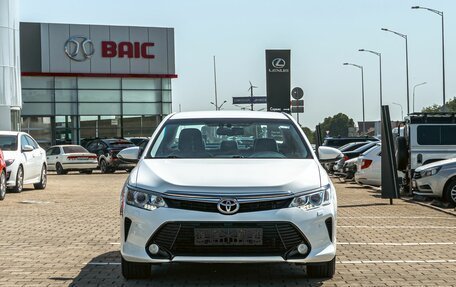 Toyota Camry, 2017 год, 1 995 000 рублей, 2 фотография