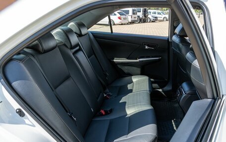 Toyota Camry, 2017 год, 1 995 000 рублей, 20 фотография