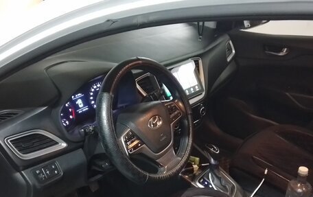 Hyundai Solaris II рестайлинг, 2019 год, 1 050 000 рублей, 3 фотография