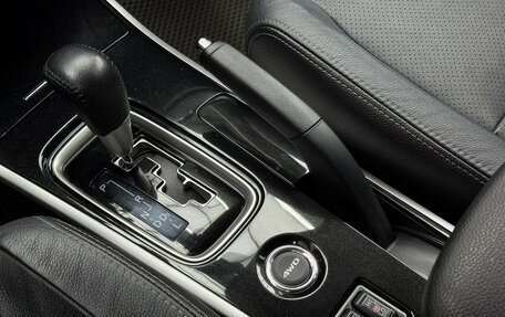 Mitsubishi Outlander III рестайлинг 3, 2018 год, 2 470 000 рублей, 16 фотография