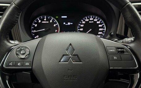 Mitsubishi Outlander III рестайлинг 3, 2018 год, 2 470 000 рублей, 11 фотография