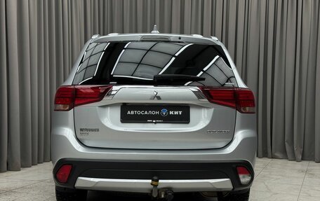 Mitsubishi Outlander III рестайлинг 3, 2018 год, 2 470 000 рублей, 5 фотография