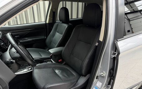 Mitsubishi Outlander III рестайлинг 3, 2018 год, 2 470 000 рублей, 8 фотография