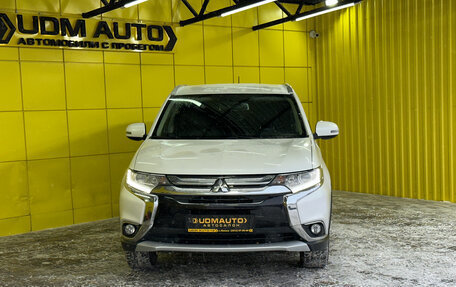 Mitsubishi Outlander III рестайлинг 3, 2015 год, 1 649 000 рублей, 2 фотография
