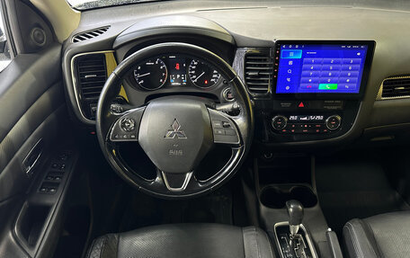 Mitsubishi Outlander III рестайлинг 3, 2015 год, 1 649 000 рублей, 21 фотография