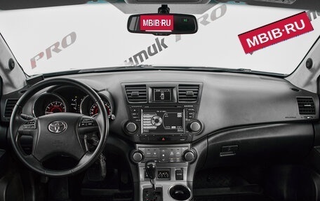 Toyota Highlander III, 2013 год, 2 270 000 рублей, 10 фотография