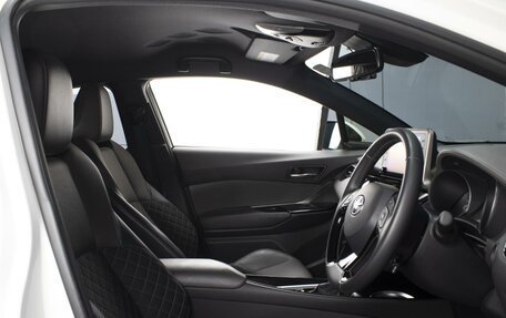 Toyota C-HR I рестайлинг, 2020 год, 1 970 000 рублей, 10 фотография