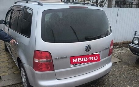 Volkswagen Touran III, 2006 год, 750 000 рублей, 3 фотография