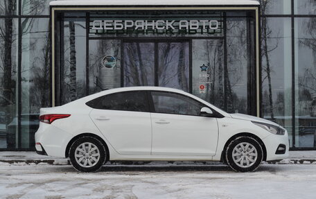 Hyundai Solaris II рестайлинг, 2019 год, 1 345 000 рублей, 4 фотография