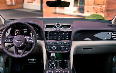 Bentley Bentayga I, 2024 год, 42 300 000 рублей, 14 фотография